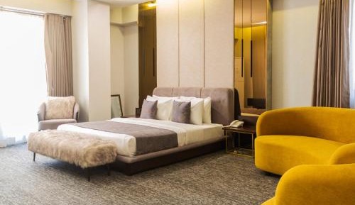Deluxe King Room
