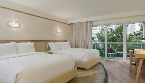 Queen Room with Two Queen Beds - Hearing Accessible