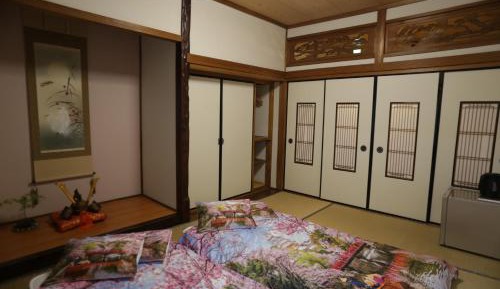 Japanese-Style Room