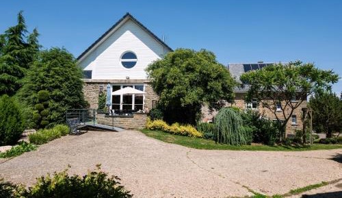 Ten-Bedroom Holiday Home