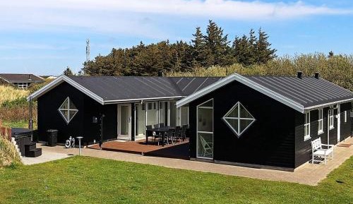Four-Bedroom Holiday Home