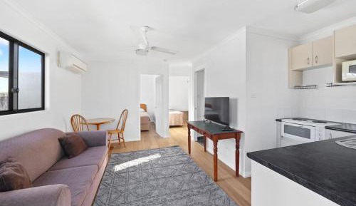 Two Bedroom Self-Contained Cabin - No Pets Allowed