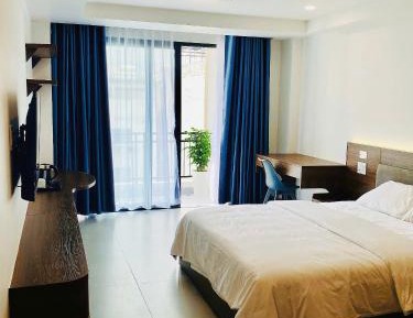 Deluxe Suite