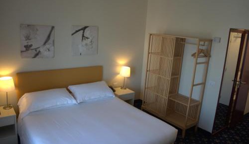 Standard Double Room with City View