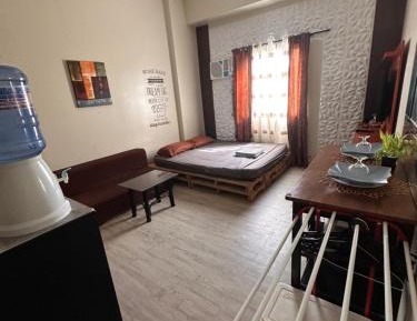 Queen Studio