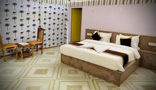 Deluxe Double Room (2 Adults + 1 Child)