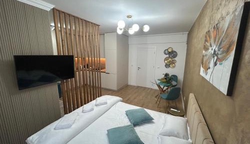Deluxe Studio