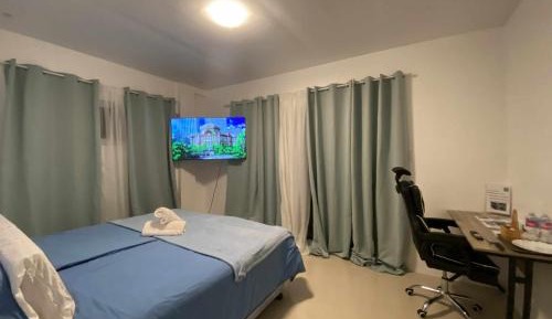 Deluxe Double Room with Side Sea View