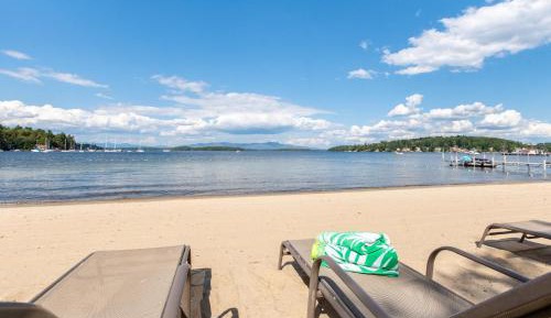 Two-Bedroom Apartment with Lake View