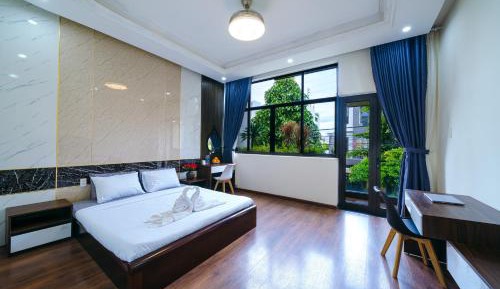 One-Bedroom Apartment with City View