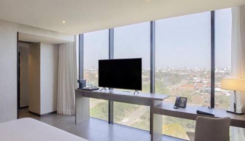 Panorama King Room with Rainforest View