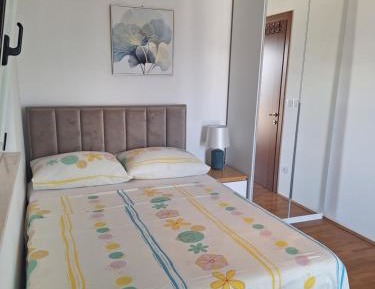 One-Bedroom Apartment with Balcony