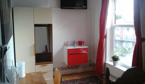 Single Room with Shared Bathroom