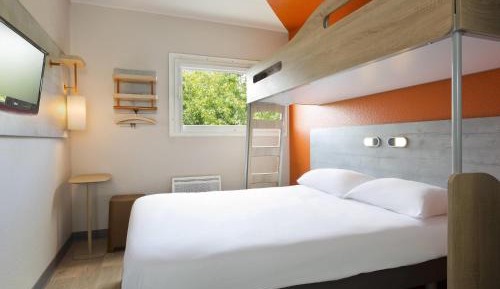 Classic Double Room with Single Bunk Bed