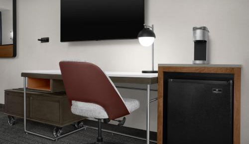 King Room with Sofa Bed and Adapted Tub - Mobility Accessible