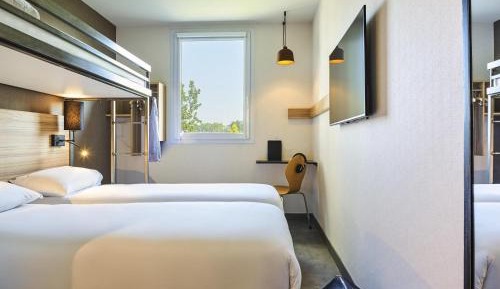 Standard Twin Room with One Bunk Bed