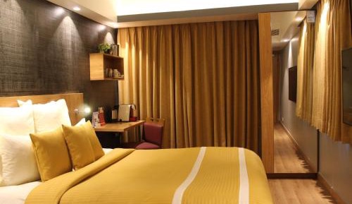 Premier Queen Room with Extra Benefits