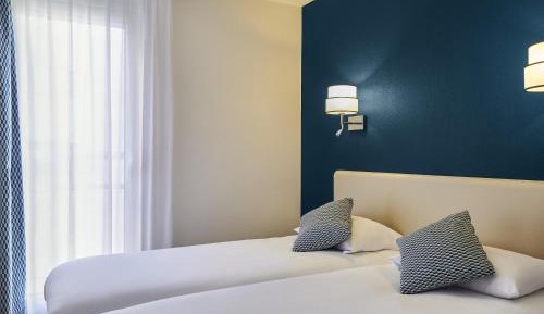 Two-Bedroom Apartment (5-6 Adults)
