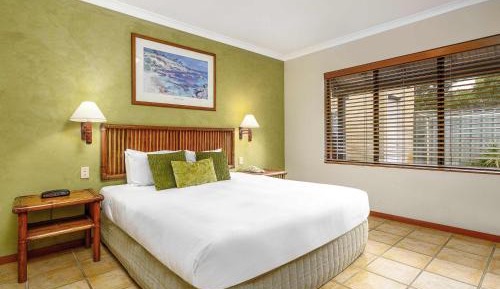 Non Refurbished Three Bedroom Bungalow