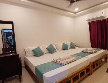 Double or Twin Room with Mountain View