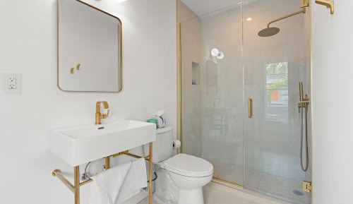 Queen Suite