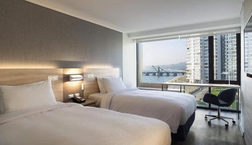 Deluxe Twin Room with Sea View