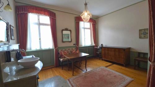 Single Room with Shared Shower and Toilet