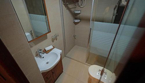 Queen Room with Garden View