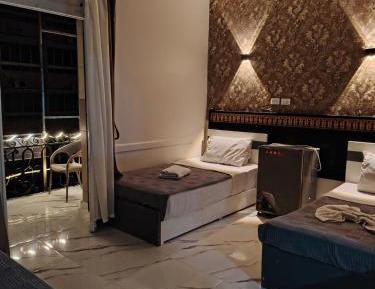 Quadruple Room with Private Bathroom