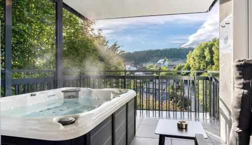 Superior One-Bedroom Apartment with Balcony