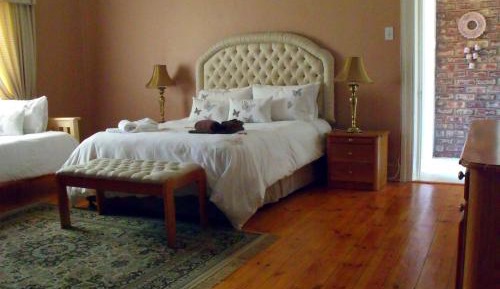 Queen Room (Room 3)