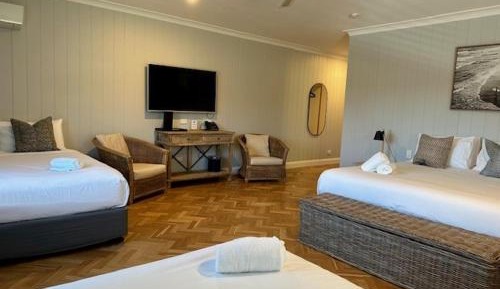 Family Room with No View - Non Smoking