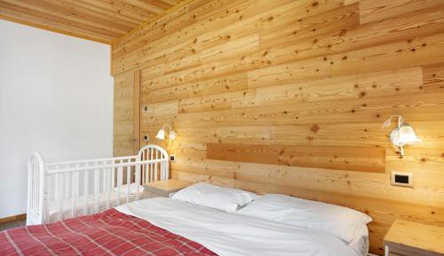 Superior One-Bedroom Apartment with Balcony