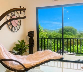 One-Bedroom Apartment with Sea View