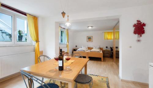 Superior One-Bedroom Apartment