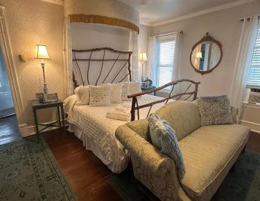 Deluxe Family Suite