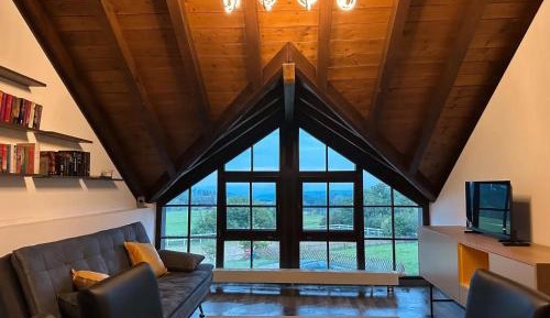 Superior One-Bedroom Apartment