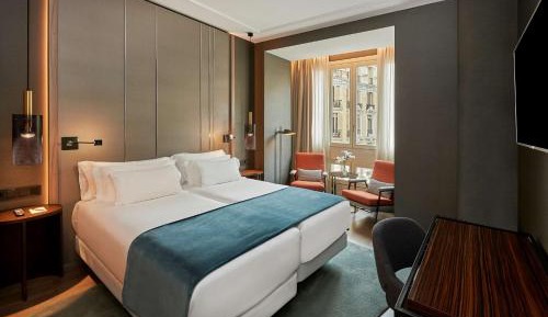 Premium Double or Twin Room with Gran Via View