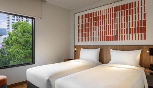 Standard Twin Room with Mountain Side