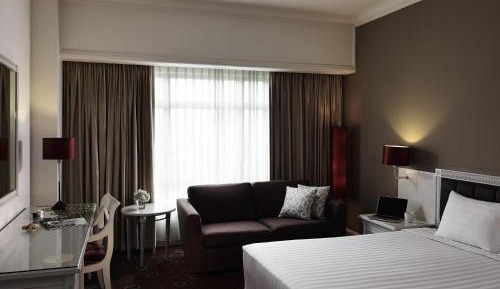 Superior King Room with City View