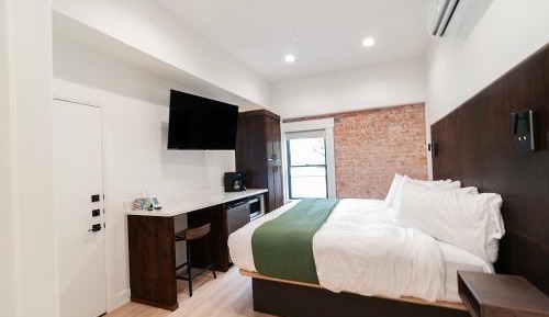 Deluxe King Room