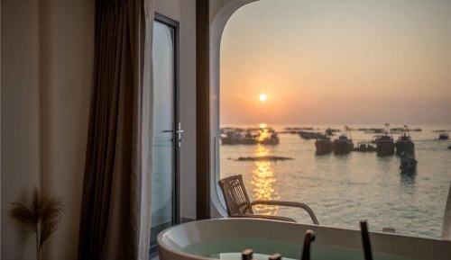 Deluxe Twin Room with Sea View