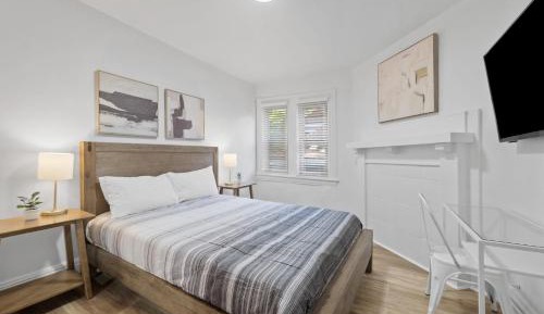 Queen Room with Shared Bathroom