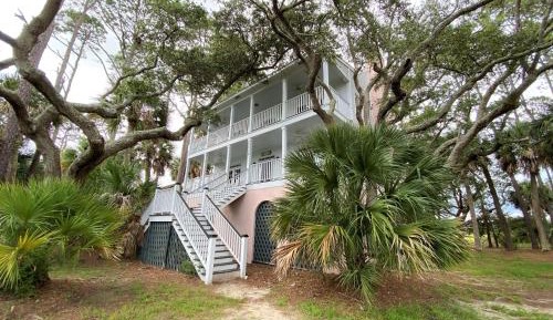 Three-Bedroom Vacation Home 