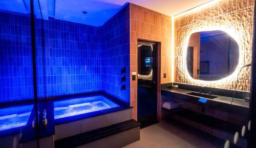 Suite with Spa Bath