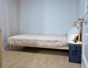 Single Room with Shared Bathroom