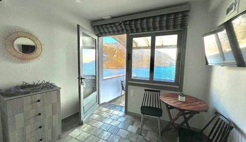 Deluxe Suite with Sea View