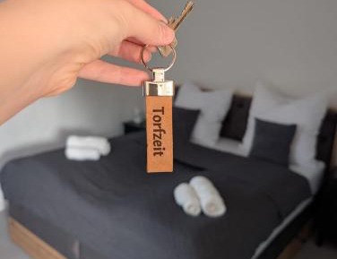 One-Bedroom Apartment with Shower