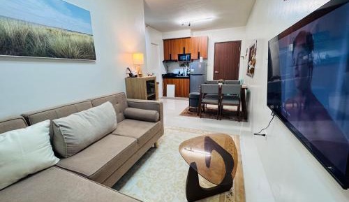 Apartment with Mountain View