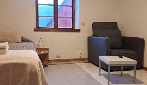 Double Room with Private Bathroom - No pets allowed